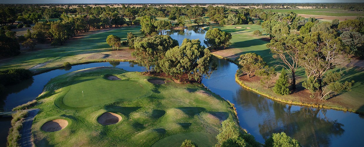 Golf On The Murray